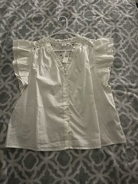 GAP Women’s White Ruffle Sleeve Button-Front Top